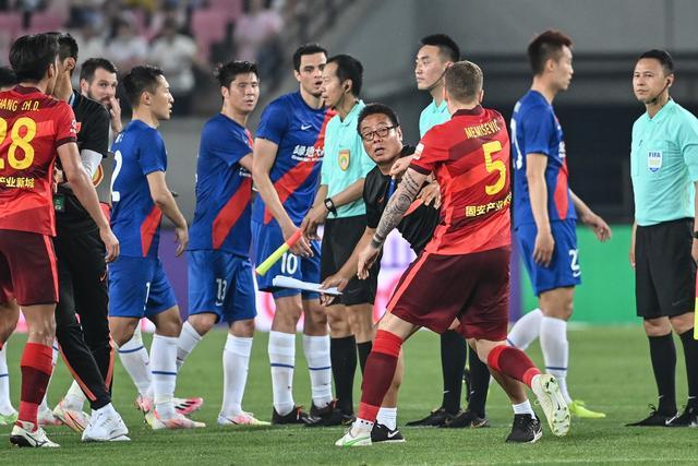 外线失准！中国U17女篮全队三分30投仅3中 命中率只有10%
